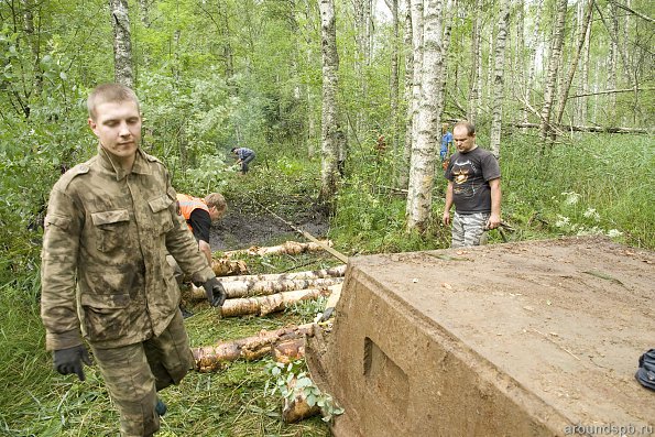 Бронеползунок потихоньку продвигается