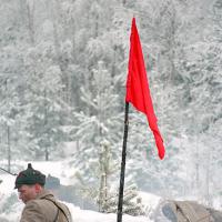 Красное знамя над вражескими позициями 
