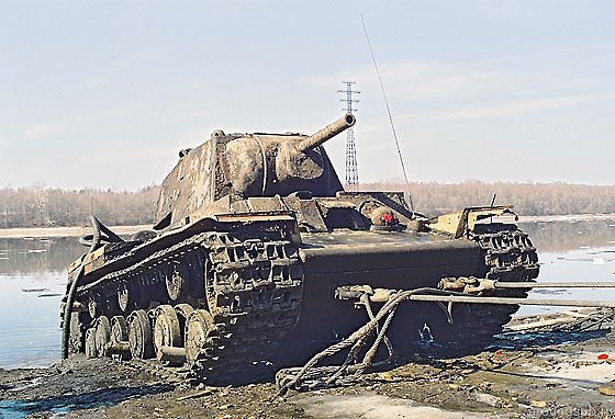 Подъем танка КВ-1 на Невском пятачке