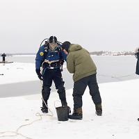 Подготовка к спуску под воду