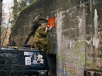 Октябрь 2011: установка памятных досок на Красной Горке