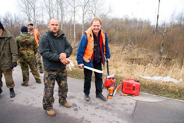 К бою готов! На заднем плане дот