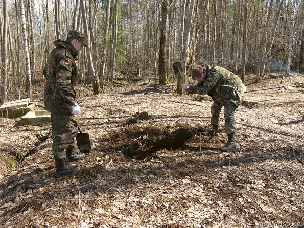 Копаем шурф на крыше АДОТа