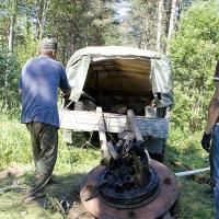 По двум трубам потянули в кузов