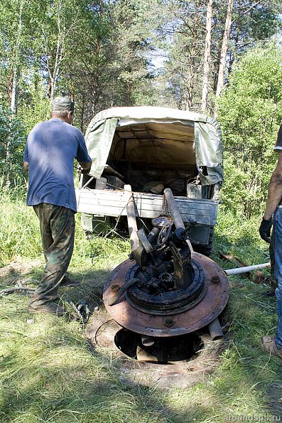 По двум трубам потянули в кузов