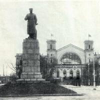Памятник И.В.Сталину у Балтийского вокзала