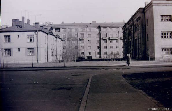 Вид на дом №29 к.2 по ул.Бабушкина. Слева - дом  №40 по ул.Ткачей