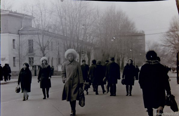 угол ул.Крупской и ул.Бабушкина. 1981 год