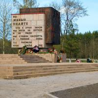 памятник на "Невском Пятачке"