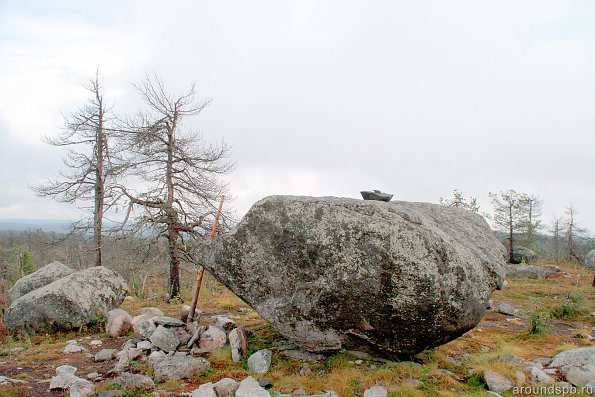 камень на месте тригопункта 417 метров