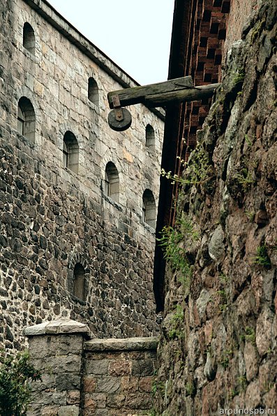 внутренние стены Выборгского замка
